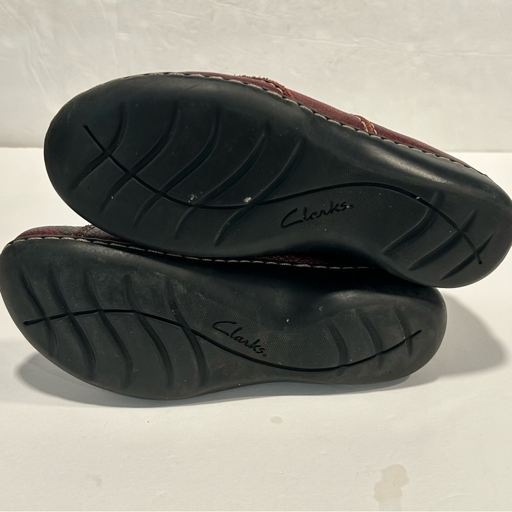 Clarks Ashland Loop Womens Size 7.5M Burgundy Textured Leather Loafers - Picture 12 of 12